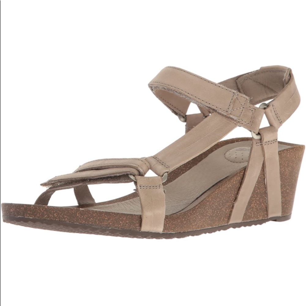 Teva Ysidro Universal sandal!